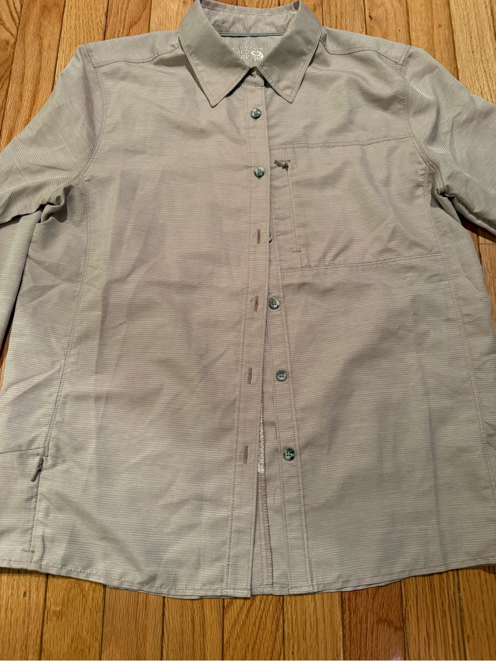 Mountain Hardwear Women’s Light
Lavender Button-Front Shirt